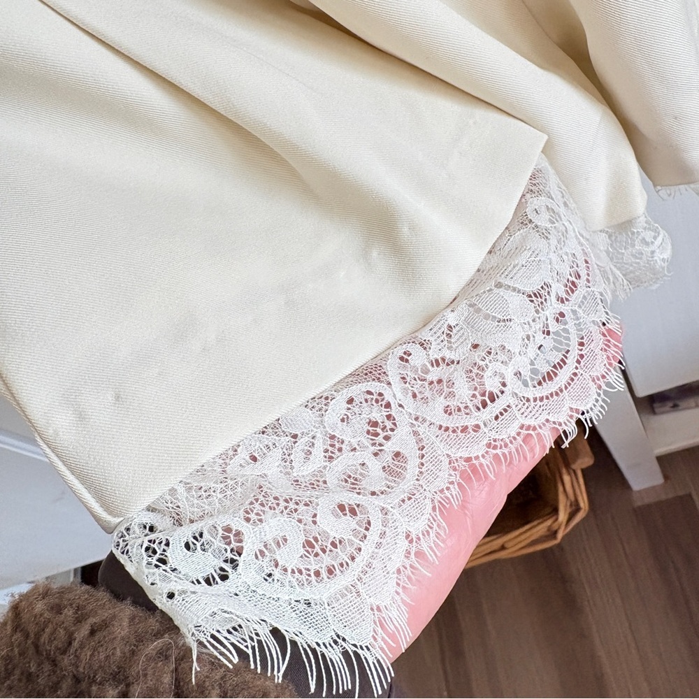 Lulu’s sz XS Tailored Poise Cream Pleated Lace Trim High-Waisted Shorts Viral - Picture 4 of 8